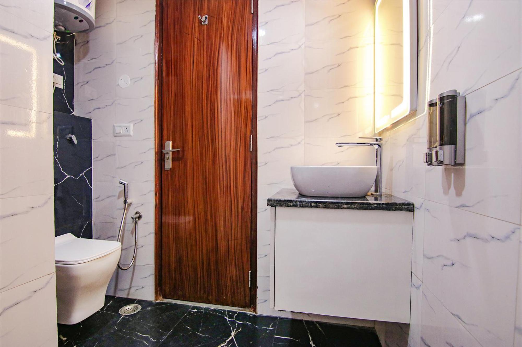 Fabhotel Satyam International Noida Exterior foto