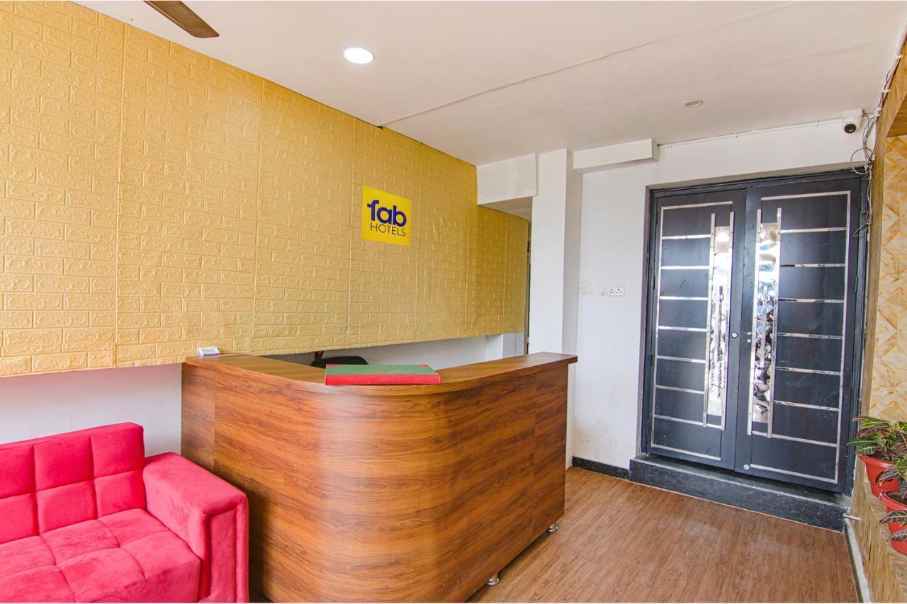 Fabhotel Satyam International Noida Exterior foto