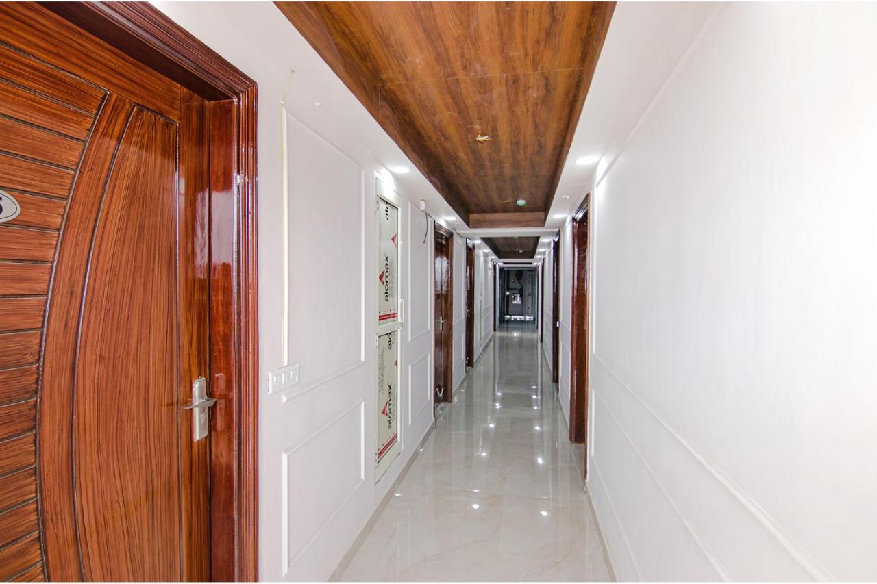 Fabhotel Satyam International Noida Exterior foto