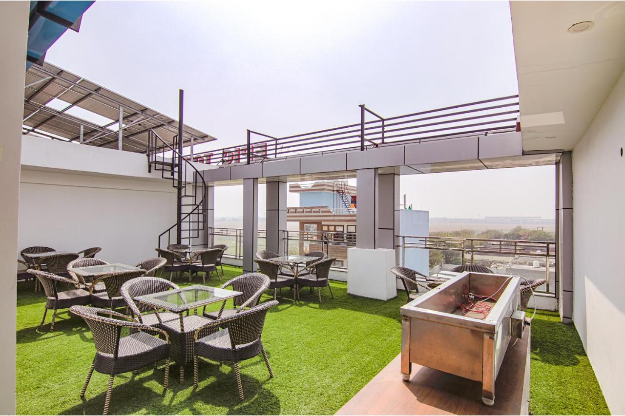 Fabhotel Satyam International Noida Exterior foto